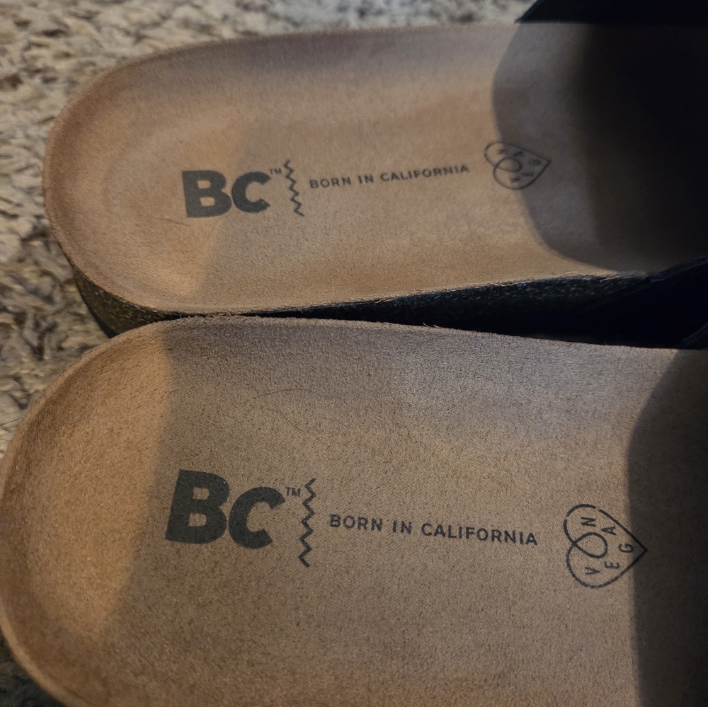 BC Vegan Black Slides Size 8.5 - Picture 2 of 4